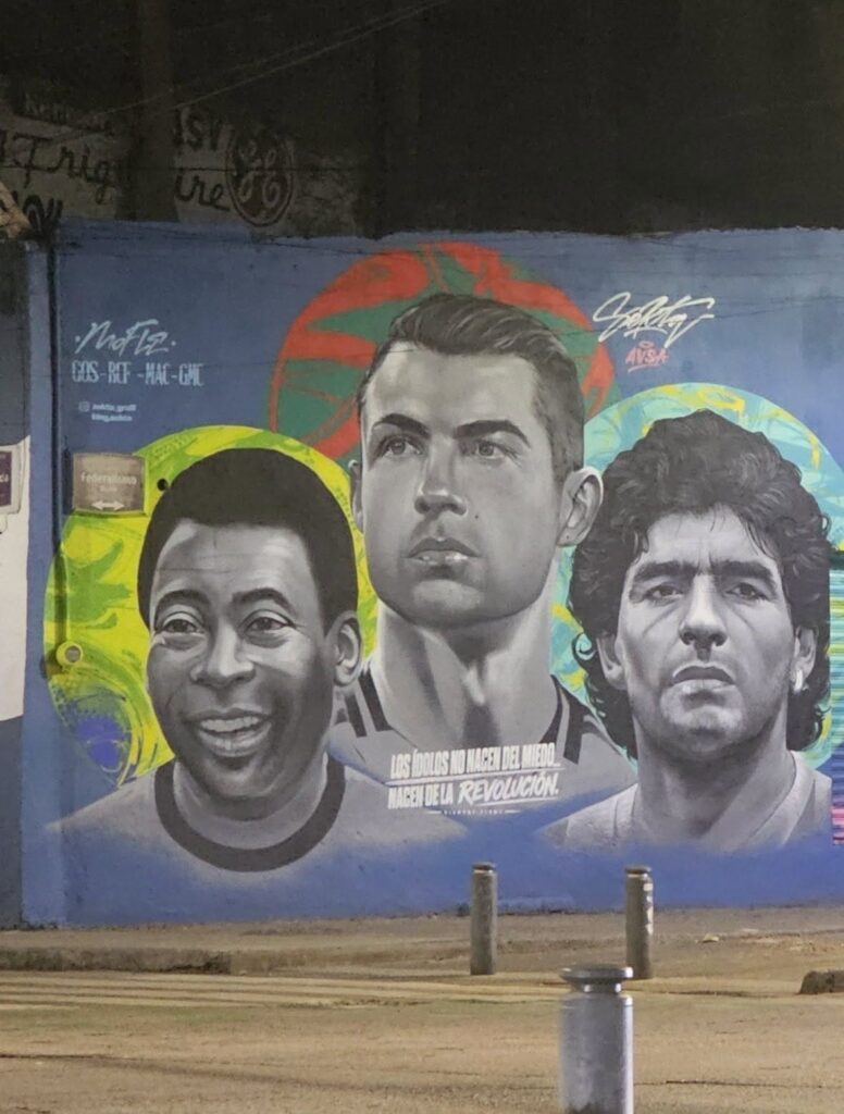 😱🇲🇽 ¡Guadalajara tiene un mural con los 3 mejores futbolistas de la historia! ¿Estás de acuerdo? ⚽🎨🐐